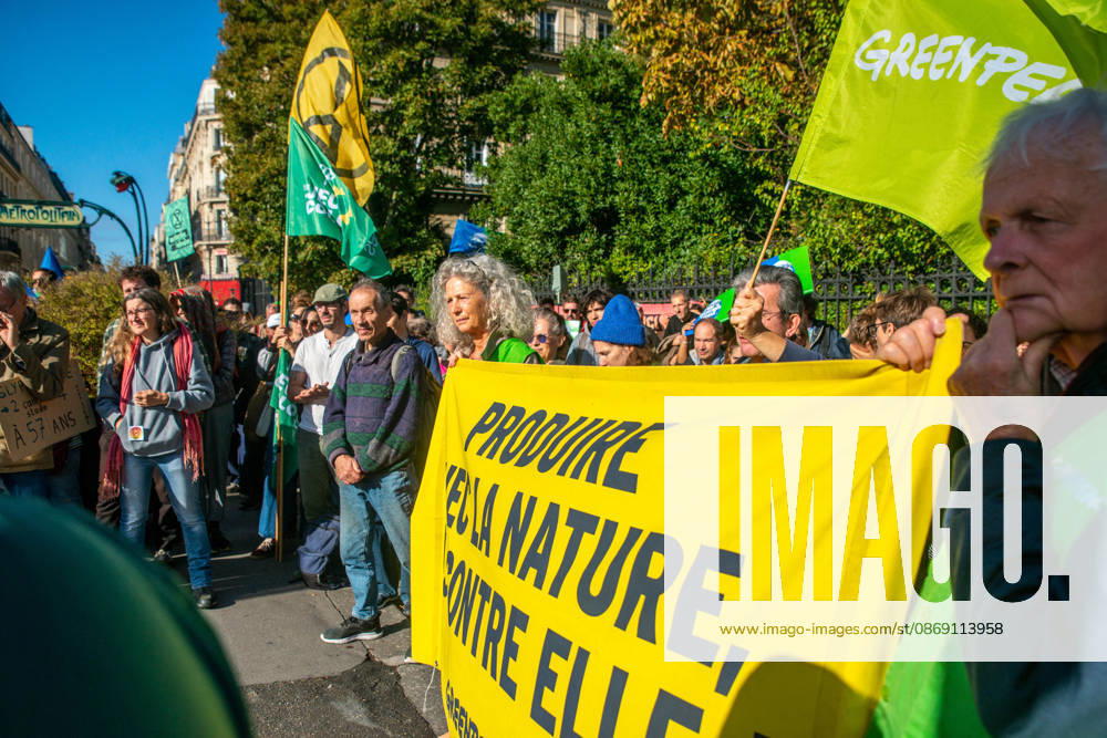 Environmental Activists Protest EU Pesticide Regulation - Paris Environmental organizations including Greenpeace, Cancer Colere, Collectif de soutien aux victimes des pesticides, Confédération paysanne, Avenir Sante Environnement and Medecins du Monde gather at Place de l Europe in Paris, France on October 10, 2026, to oppose the EU s proposed Omnibus X regulation that would extend pesticide approval durations, with activists warning the text would increase exposure to hazardous substances for humans, ecosystems, food and territories. Photo by ABACAPRESS.COM