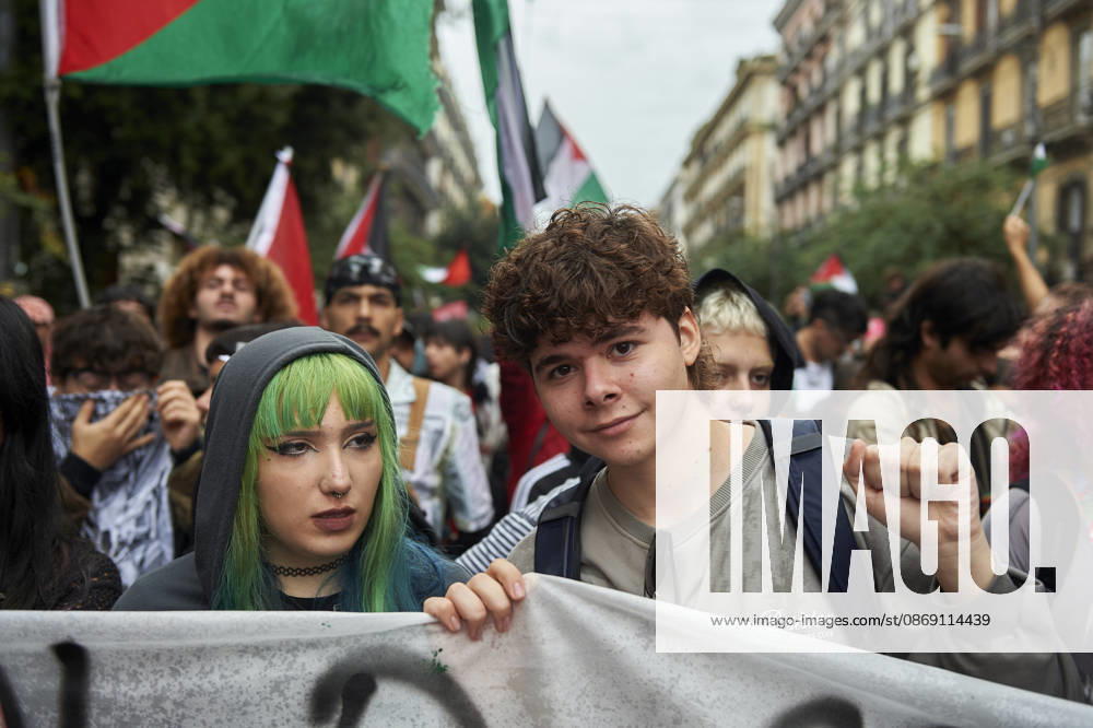 Pro-Palestine protests in Naples NAPLES, ITALY - OCTOBER 10: People take part in a protest during the Global Day of Action for Palestine in defence of the Palestinian people, to call for an arms embargo and sanctions against Israel in Naples, on October 10, 2026. Eliano Imperato Anadolu Naples Italy. Editorial use only. Please get in touch for any other usage.