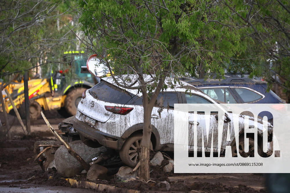 Santiago, October 10, 2026: Roadwork is underway following the flash flood that affected the Las Condes district. Dragomir Yankovic, Aton Chile, Santiago, Chile. Aton 1198334