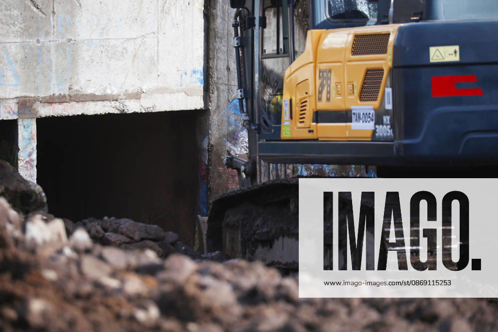Santiago, October 10, 2026: Roadwork is underway following the flash flood that affected the Las Condes district. Dragomir Yankovic, Aton Chile, Santiago, Chile. Aton 1198318