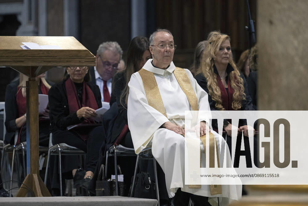 ITALY - ORDINATION -DIACONAL -2026 10 10 Italy, Rome, Vatican, October 10, 2026: Don Marco Frisina celebrates a Mass for the ordination of deacons at St. John Lateran. - NO BOOKS