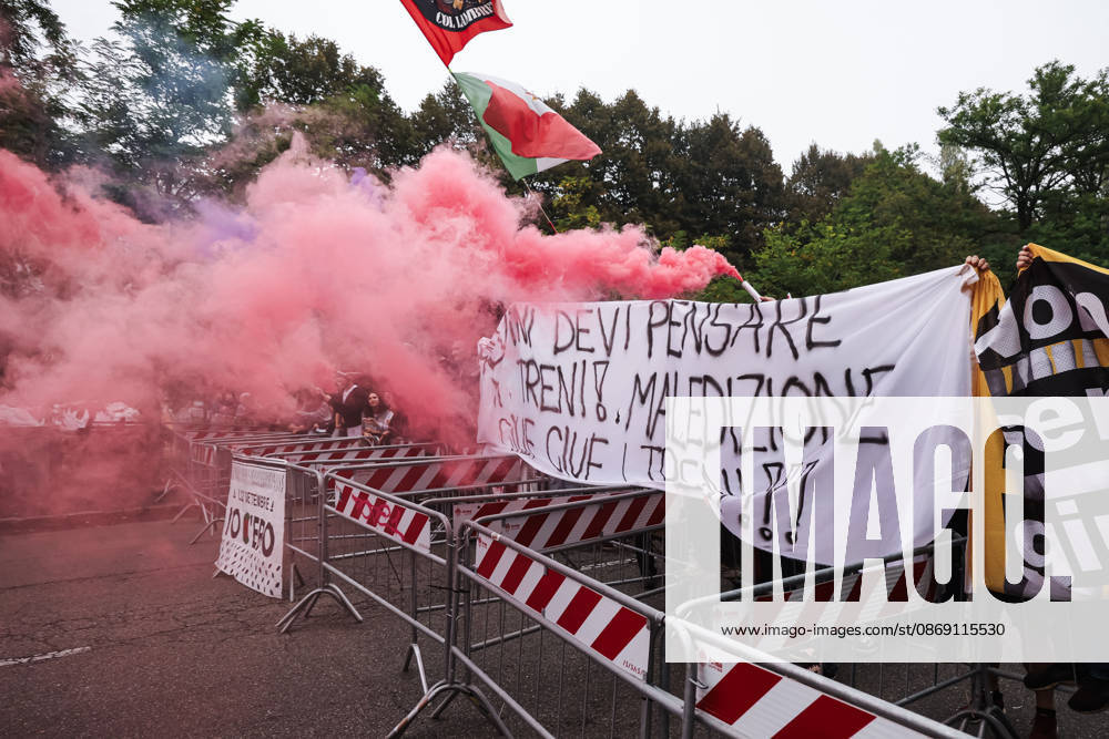 IPA89501915 - Milan: A rally organized by the Lega under the slogan A Safer Milan, Stop the Social Centers against the Lambretta Social Center on Via Rizzoli. Pictured: Protests during the demonstration