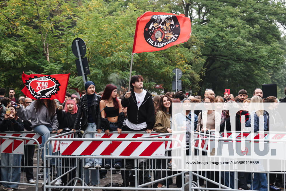 IPA89501931 - Milan: A rally organized by the Lega under the slogan A Safer Milan, Stop the Social Centers against the Lambretta Social Center on Via Rizzoli. In the photo: Protests during the demonstration