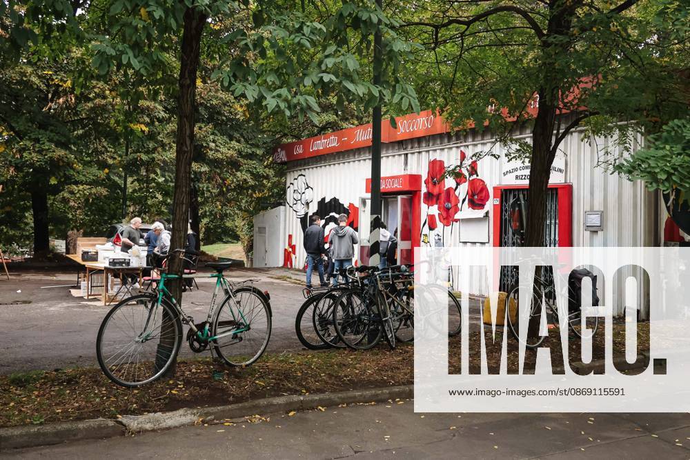IPA89501934 - Milan: The Leagues protest, A Safer Milan, Stop the Social Centers, against the Lambretta Social Center on Via Rizzoli. In the photo: A view of the Lambretta Social Center and Spazio Mutuo Soccorso