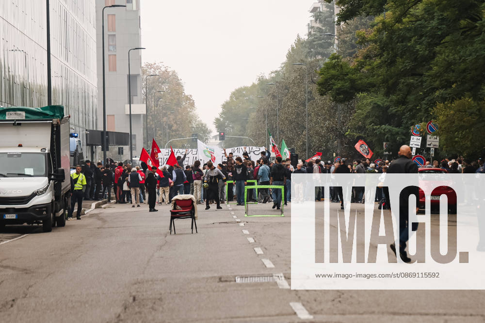 IPA89501935 - Milan: The Leagues protest, A Safer Milan, Stop the Social Centers, against the Lambretta Social Center on Via Rizzoli. In the photo: A view of the Lambretta Social Center and Spazio Mutuo Soccorso