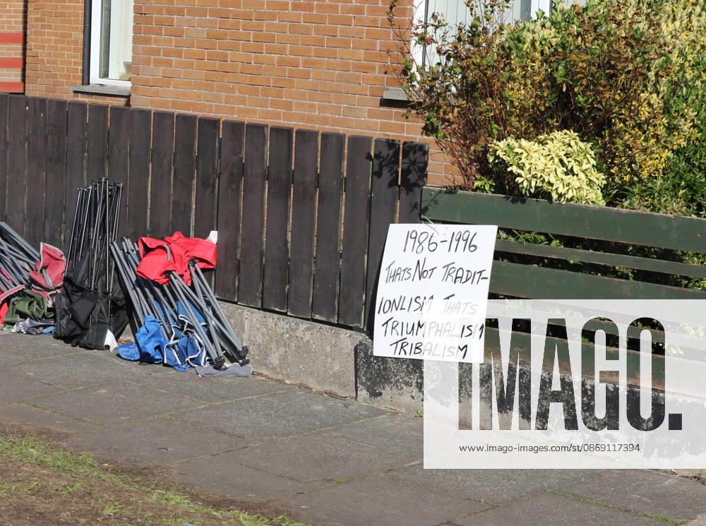 Police remain at Drumcree Church after Orange Order march ban PORTADOWN, NORTHERN IRELAND - OCTOBER 10: Police remain stationed outside Drumcree Church following the end of the Garvaghy Road standoff after Northern Ireland Secretary of State Chris Bryant banned the Orange Order march in Portadown, County Armagh, Northern Ireland, on October 10, 2026. Bryant said the decision was made in the interests of peace after talks between the Portadown District Lodge and Garvaghy Road residents failed to reach an agreement. Conor Mcccaughley Anadolu Portadown Ireland. Editorial use only. Please get in touch for any other usage.