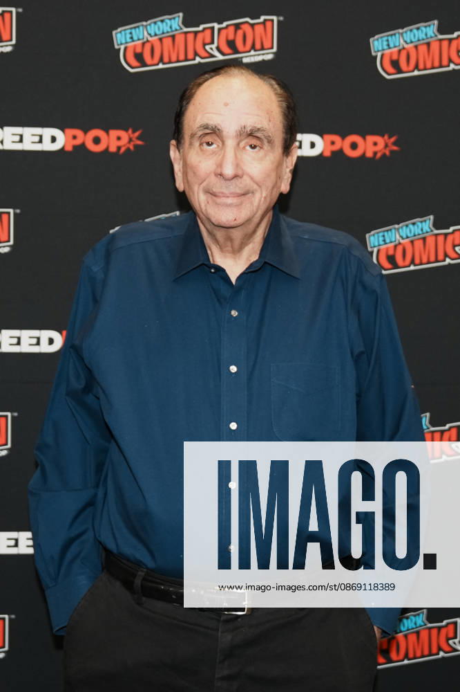 Author R.L. STINE stands for a photo as Tubi presents R.L. Stine s Pumpkin 2 at the 2026 NY Comic Con at the Javits Center on October 10, 2026 in New York. New York USA - ZUMAb148 20261010_zap_b148_024