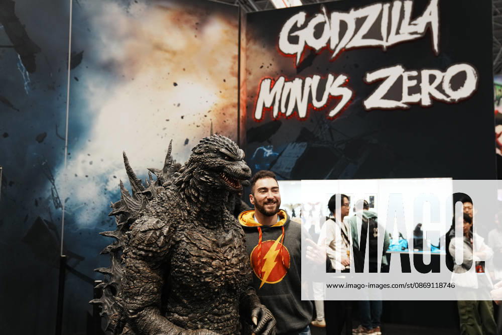 A fan poses with Godzilla Minus Zero at the 2026 NY Comic Con at the Javits Center on October 10, 2026 in New York. New York USA - ZUMAb148 20261010_zap_b148_021