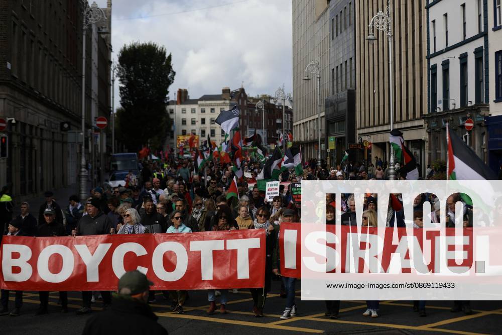 Thousands of pro-Palestine demonstrators gather in Dublin DUBLIN, IRELAND - OCTOBER 10: Thousands of pro-Palestine demonstrators gather in Dublin, Ireland, on October 10, 2026, for a national march marking three years since the October 7 attacks and the subsequent war in Gaza. Organized by the Ireland-Palestine Solidarity Campaign, the protest calls for sanctions against Israel and greater action by the Irish government, with demonstrators marching from the Garden of Remembrance towards the Dail. Mostafa Darwish Anadolu Dublin Ireland. Editorial use only. Please get in touch for any other usage.