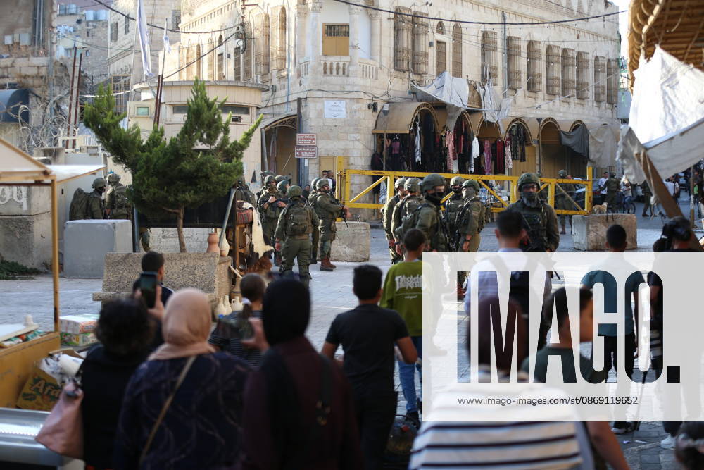 Jewish Settlers Enter Hebron s Old City Under Israeli Army Protection Jewish settlers enter the Old City of Hebron in the West Bank under the protection of Israeli army forces, on October 10, 2026. Photo by Mamoun Wazwaz apaimages Hebron West Bank Palestinian Territory 101026_Hebron_MW_00(2)