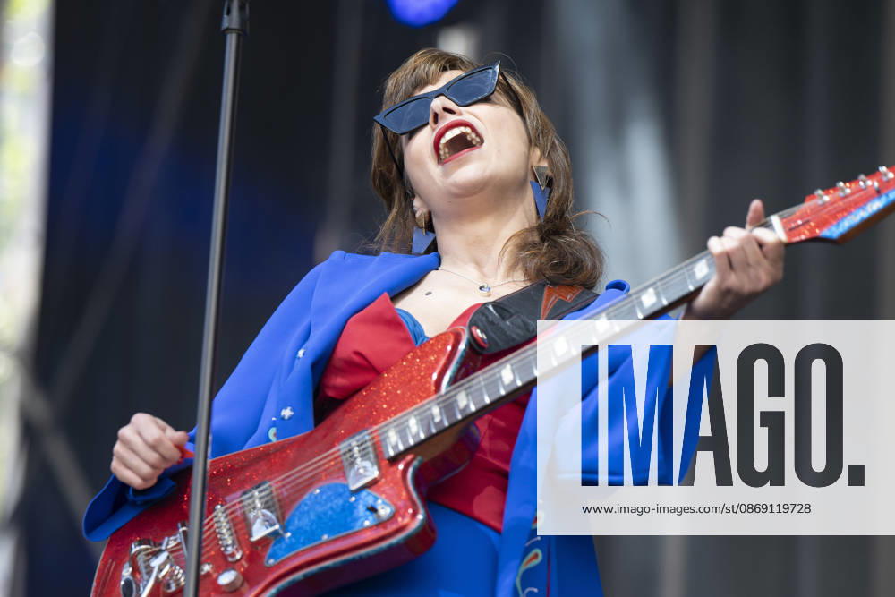 Singer Nat Simons performs during the Hispanidad Festival 2026 concert at the Plaza de Espana. Madrid Spain - ZUMAs197 20261010_aaa_s197_047