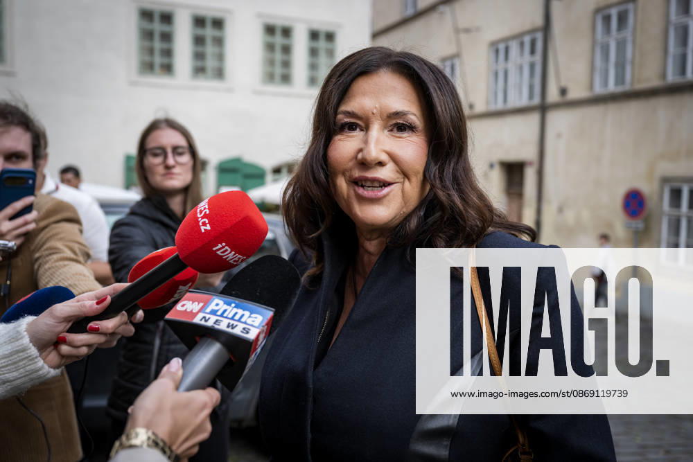 The two-day elections to municipal assemblies ended in the Czech Republic together with the first round of the elections to one-third of the Senate, at 2:00 p.m. on October 10, 2026. On the photo: Klara Sovova, a candidate for Mayor of Prague, speaks with reporters as she arrrives at the Motorists for Themselves campaign headquarters in Prague. (CTKxPhoto VitxSimanek) CTKPhotoP2026101004833 CTKPhotoP2026101004833