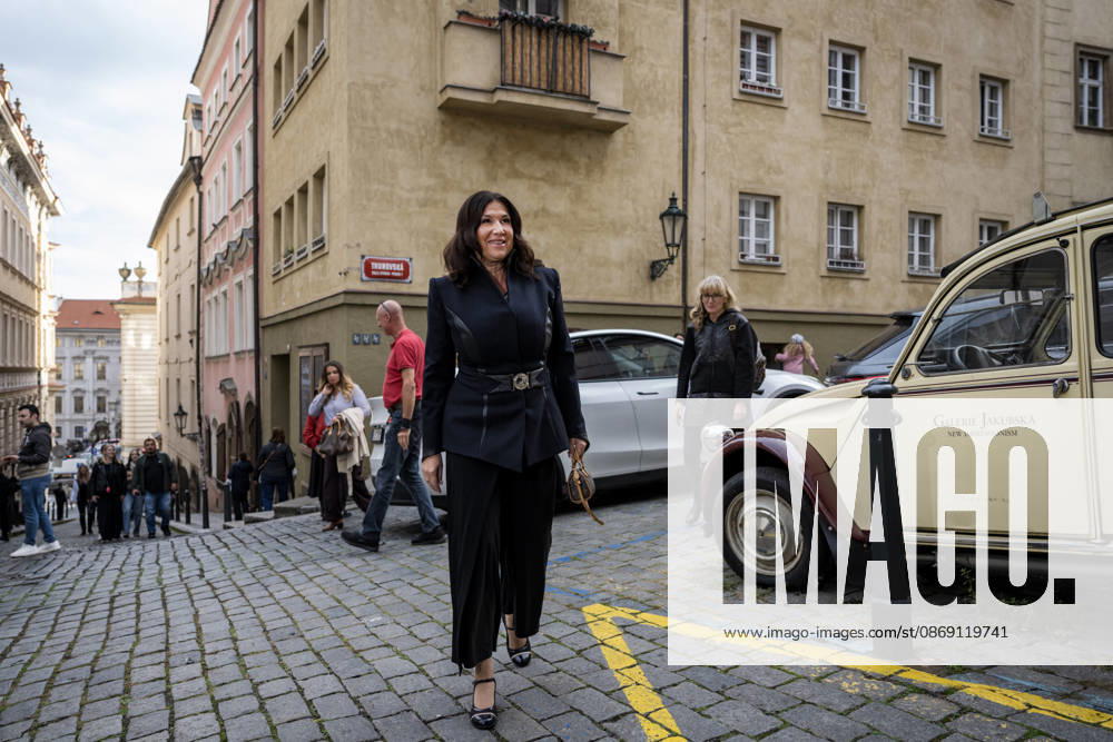 The two-day elections to municipal assemblies ended in the Czech Republic together with the first round of the elections to one-third of the Senate, at 2:00 p.m. on October 10, 2026. On the photo: Klara Sovova, a candidate for Mayor of Prague, arrrives at the Motorists for Themselves campaign headquarters in Prague. (CTKxPhoto VitxSimanek) CTKPhotoP2026101004853 CTKPhotoP2026101004853