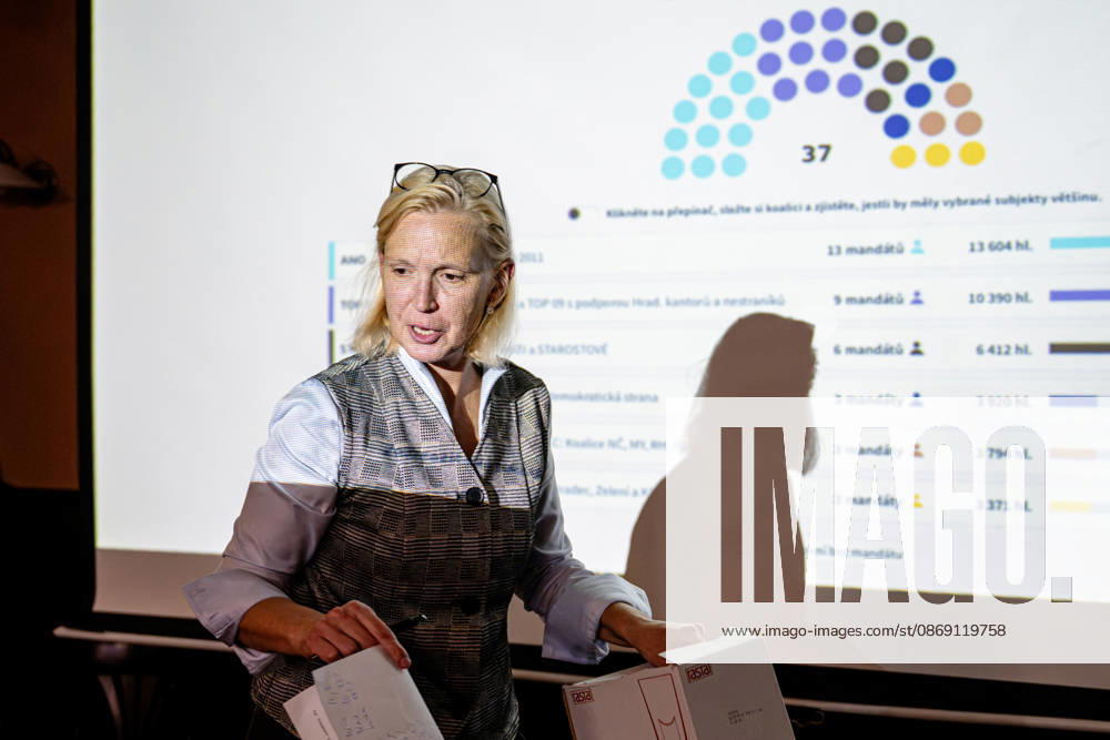 The two-day elections to municipal assemblies ended in the Czech Republic together with the first round of the elections to one-third of the Senate, at 2:00 p.m. on October 10, 2026. On the photo: Mayor Pavlina Springerova (Hradec Democratic Club) at the campaign team of the Hradec Democratic Club (HDK) and TOP 09 (with the support of the Hradec Teachers Association) in Hradec Kralove. (CTKxPhoto DavidxTanecek) CTKPhotoP2026101005223 CTKPhotoP2026101005223