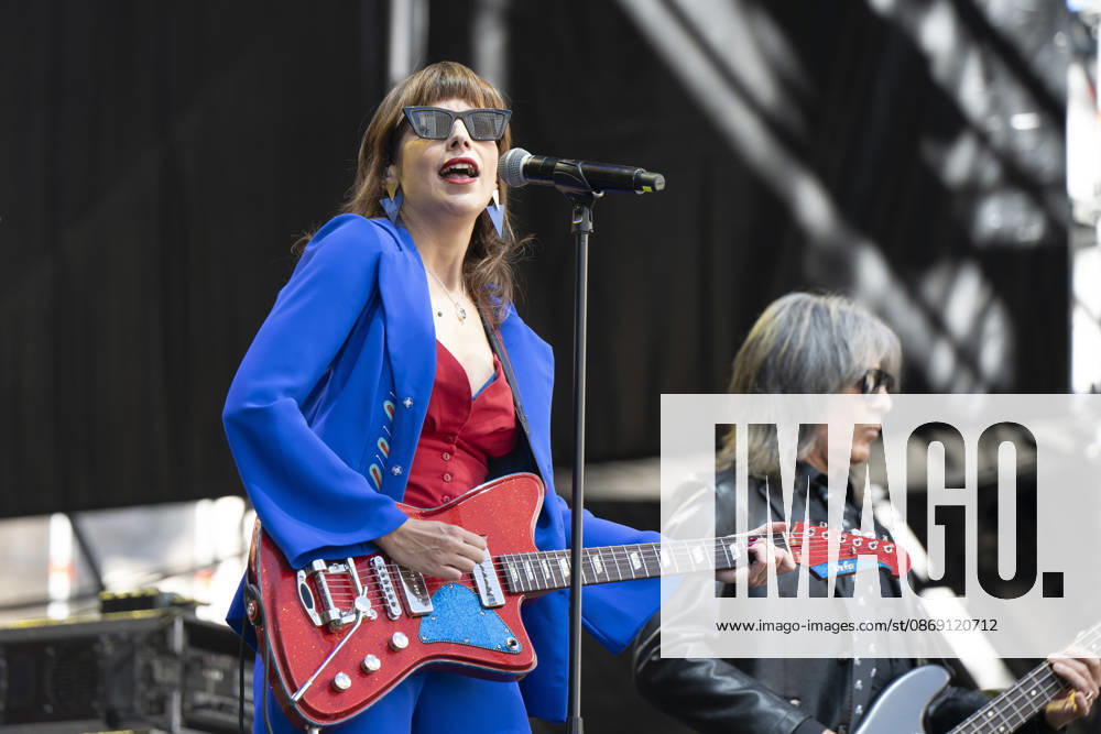 Singer Nat Simons performs during the Hispanidad Festival 2026 concert at the Plaza de Espana. Madrid Spain - ZUMAs197 20261010_aaa_s197_056