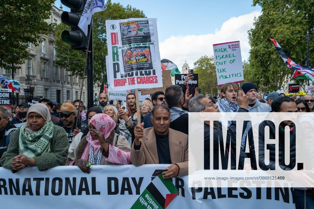 Protesters with banners gather during the National March for Palestine in London. The march marks three years since the outbreak of the war in Gaza in October 2023.The National March for Palestine, which was organised by the Palestine Coalition in London. The march marks three years since the outbreak of the war in Gaza in October 2023 London United Kingdom - ZUMAs197 20261010_aaa_s197_075