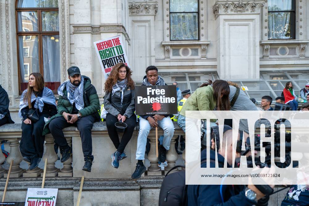 Protesters with banners gather during the National March for Palestine in London. The march marks three years since the outbreak of the war in Gaza in October 2023.The National March for Palestine, which was organised by the Palestine Coalition in London. The march marks three years since the outbreak of the war in Gaza in October 2023 London United Kingdom - ZUMAs197 20261010_aaa_s197_060