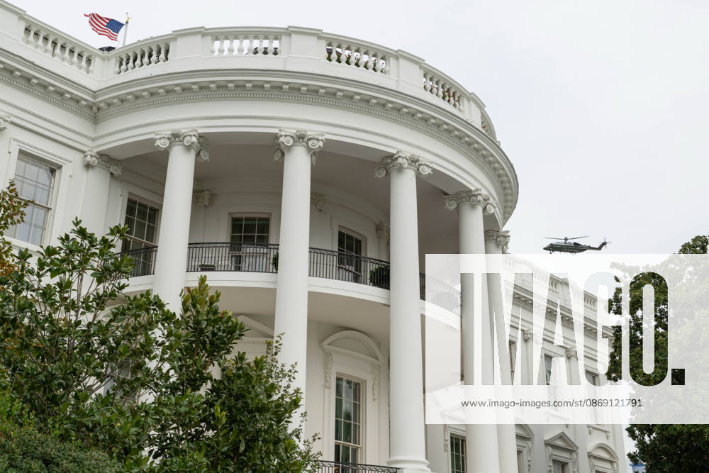 Marine One flies over the White House carrying President DONALD TRUMP as he departs Washington for Clarksville, Tennessee, where he is scheduled to attend a campaign rally in support of Republican candidates ahead of the November midterm elections. Washington United States - ZUMAk206 20261010_znp_k206_008