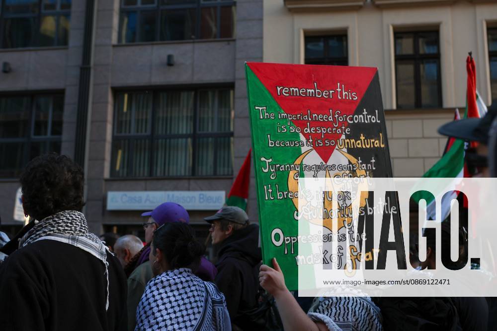 United4Palestine Rally in Berlin BERLIN, GERMANY, OCTOBER 10, 2026: Thousands of demonstrators take part in the United4Palestine rally under the slogan No Peace on Stolen Land in Berlin. Police estimated that around 3,500 people participated in the demonstration, which took place amid extensive security measures and a large police presence. Pro-Israeli counter-protests were also held nearby, with participants expressing opposing views on the Israeli-Palestinian conflict. Berlin Berlin Germany