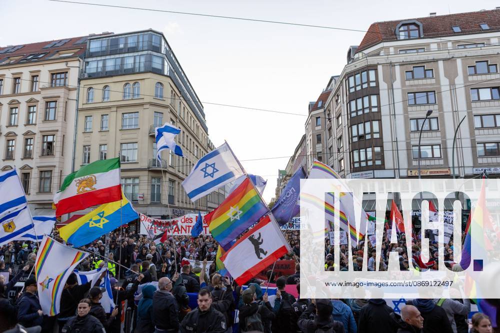 United4Palestine Rally in Berlin BERLIN, GERMANY, OCTOBER 10, 2026: Thousands of demonstrators take part in the United4Palestine rally under the slogan No Peace on Stolen Land in Berlin. Police estimated that around 3,500 people participated in the demonstration, which took place amid extensive security measures and a large police presence. Pro-Israeli counter-protests were also held nearby, with participants expressing opposing views on the Israeli-Palestinian conflict. Berlin Berlin Germany