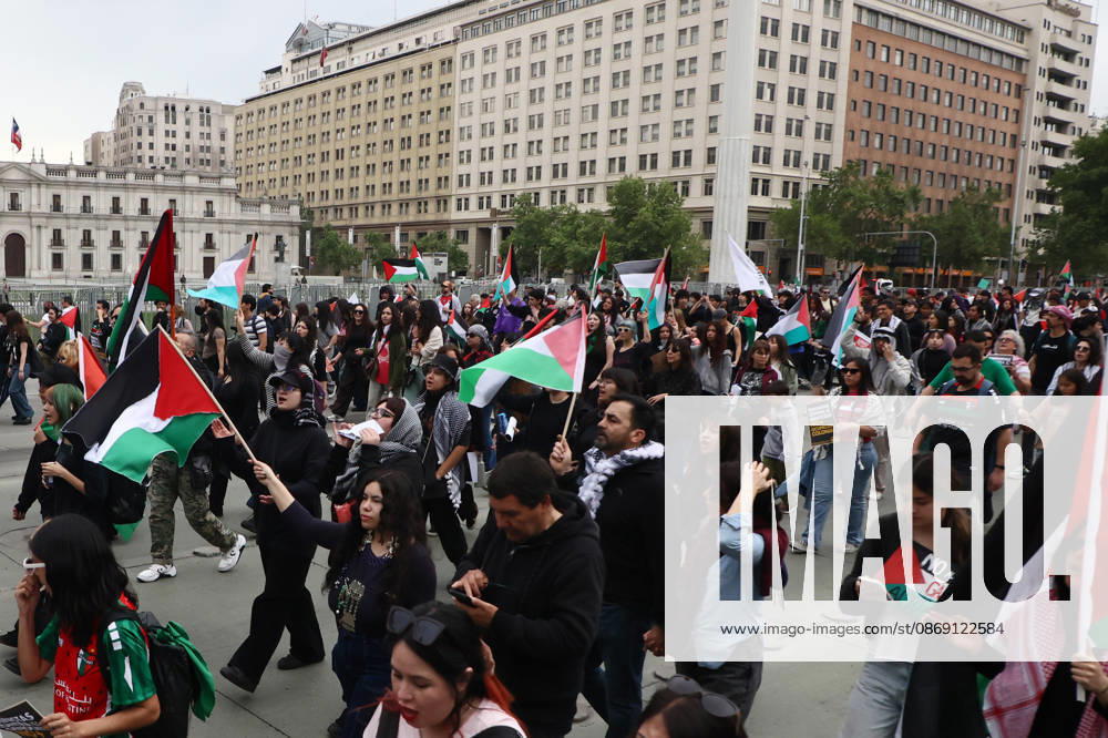 Santiago, October 10, 2026: March for Palestine organized by the Global Action for Palestine (GAFP) alliance along Alameda Street in downtown Santiago. Dragomir Yankovic, Aton Chile, Santiago, Chile. Aton 1198345