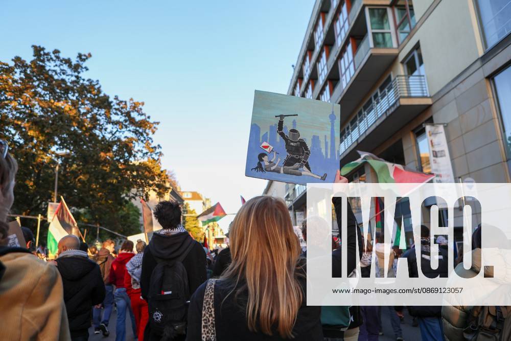 BERLIN, GERMANY, OCTOBER 10, 2026: Thousands of demonstrators take part in the United4Palestine rally under the slogan â€oeNo Peace on Stolen Land†in Berlin. Police estimated that around 3,500 people participated in the demonstration, which took place amid extensive security measures and a large police presence. Pro-Israeli counter-protests were also held nearby, with participants expressing opposing views on the Israeli-Palestinian conflict. Berlin Germany - ZUMAq101 20261010_zna_q101_216