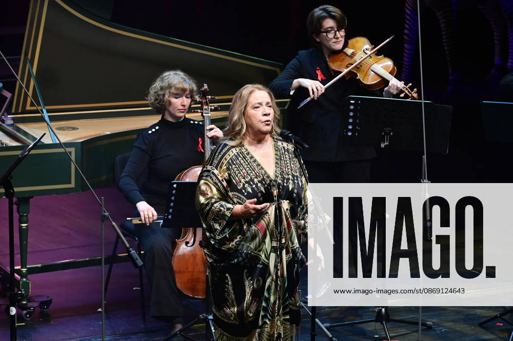 Kathy Kelly and the Dresden Baroque Ensemble camerata musikus s with Milko Kersten at the 18th Hope Gala 2026 at the Schauspielhaus Dresden