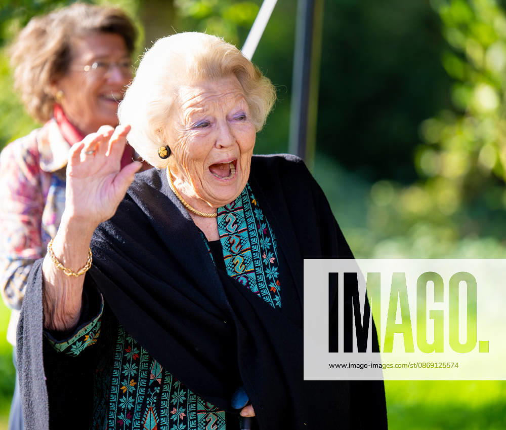 Apeldoorn Princess Beatrix attended the 7th edition of Het Oranjepad around palace Het Loo in Apeldoorn. Â