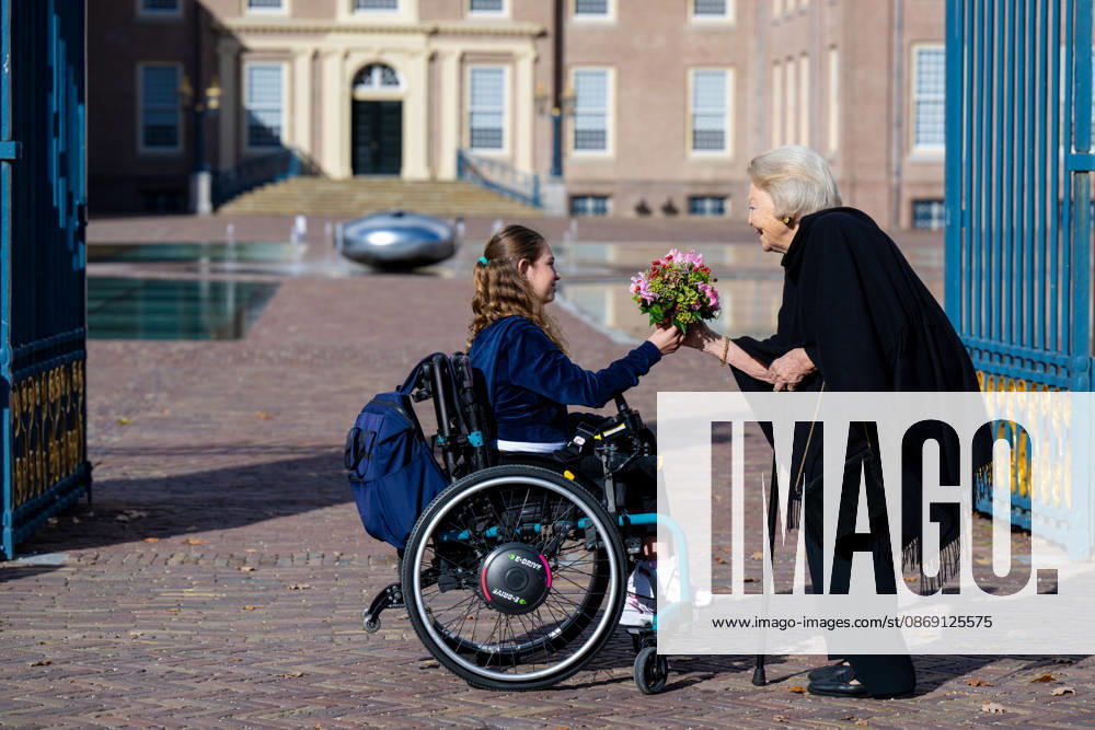 Apeldoorn Princess Beatrix attended the 7th edition of Het Oranjepad around palace Het Loo in Apeldoorn. Â