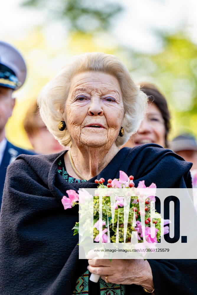 Apeldoorn Princess Beatrix attended the 7th edition of Het Oranjepad around palace Het Loo in Apeldoorn. Â