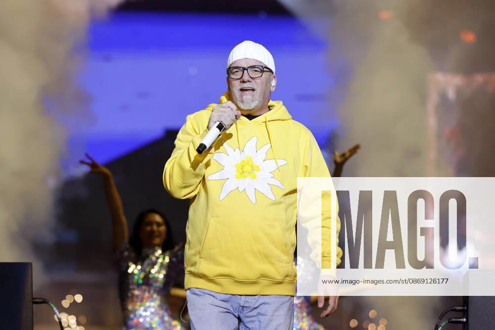 Pop singer DJ Ötzi at the Mountain Mania party hit event—the biggest après-ski party since the invention of winter—at the Lanxess Arena in Cologne, October 10, 2026, North Rhine-Westphalia, Germany