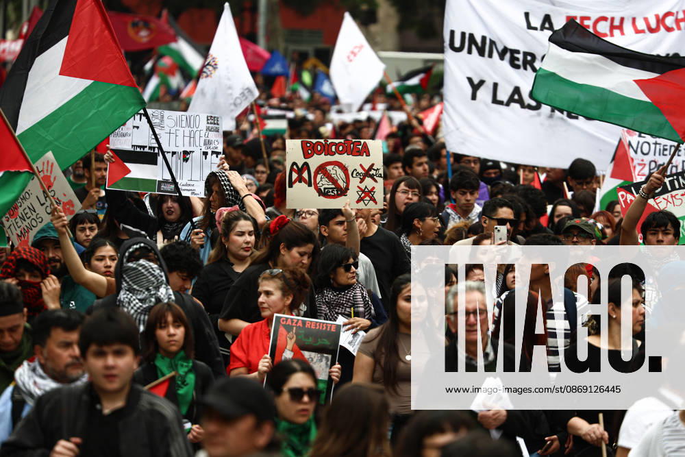 Thousands march in Santiago for Global Day of Action for Palestine SANTIAGO, CHILE - OCTOBER 10: Thousands of people take part in a demonstration organized by the Palestinian community in Chile as part of the Global Day of Action for Palestine, in Santiago, Chile, on October 10, 2026. Lucas Aguayo Araos Anadolu Santiago Chile. Editorial use only. Please get in touch for any other usage.