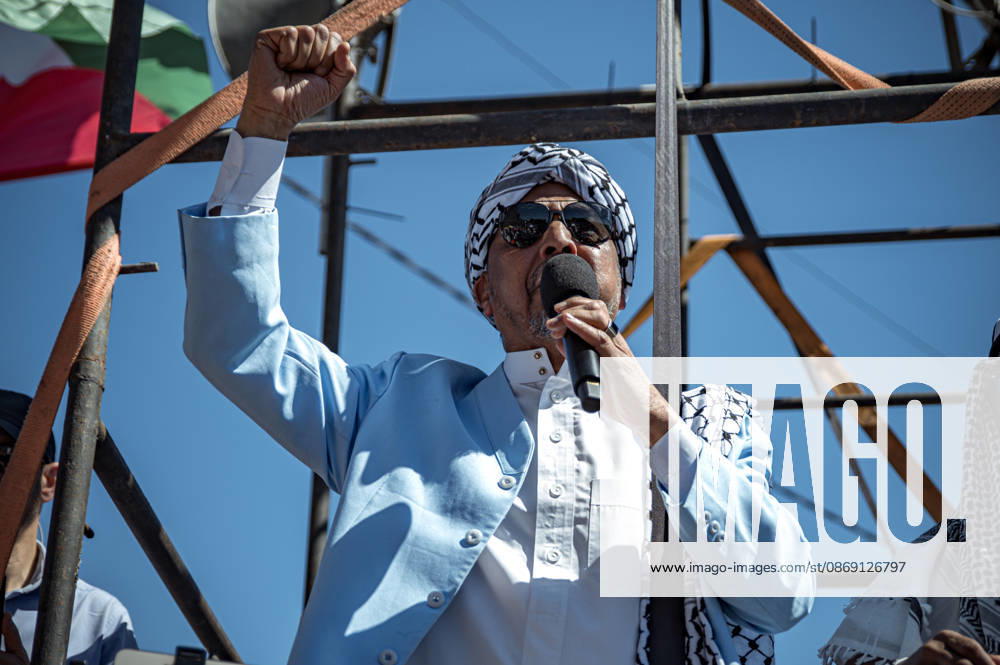 Pro-Palestine Global Mass March in Cape Town Shaykh Ebrahim Gabriels addresses the masses during the pro-Palestinian global mass march in Cape Town, South Africa, 10 October 2026. Thousands of people marched through central Cape Town as part of a coordinated Global Day of Action for Palestine. More than 200 organisations mobilised demonstrations across at least 60 countries and 250 locations, marking three years since the start of Israels military campaign in Gaza. Cape Town was the centre of the African leg, with 32 actions across 10 countries. Cape Town South Africa