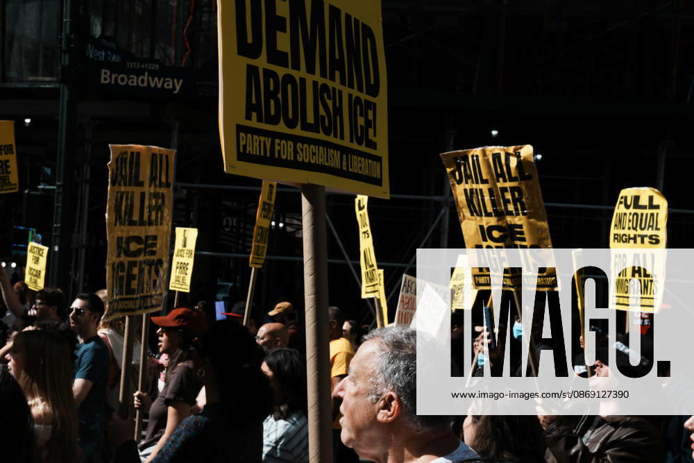 Protesters at an anti-ICE protest in Herald Square on October 10, 2026 in New York City. Protesters take to the streets following an incident where ICE agents shot a 28-year-old-man, Oscar Belgal while he in a vehicle with his 5-year old child in the Marble Hill neighborhood in the Bronx. New York USA - ZUMAb148 20261010_zap_b148_040