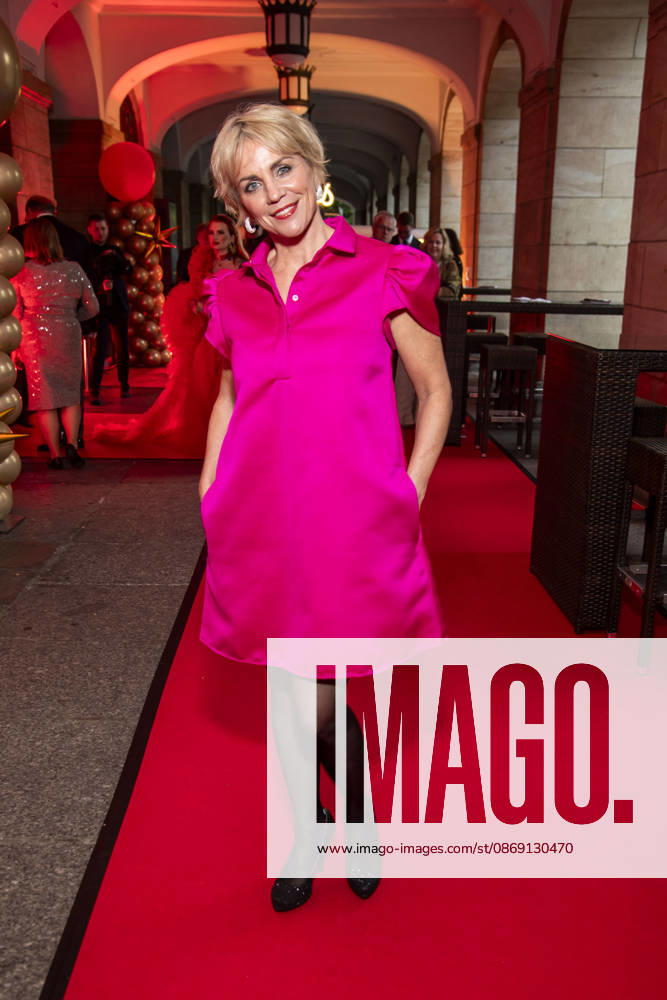 ABB HOPEGALA: Gisa Zach walks the red carpet at the 2026 Hope Gala at the Schauspielhaus Dresden on October 10, 2026, in Dresden, Saxony, Germany