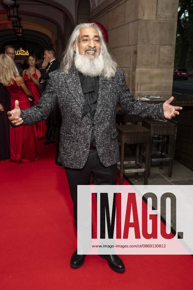 ABB HOPEGALA: Senay Gueler walks the red carpet at the 2026 Hope Gala at the Schauspielhaus Dresden on October 10, 2026, in Dresden, Saxony, Germany