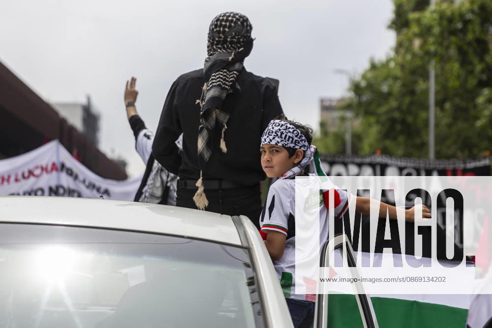 Persons demonstrate in solidarity with the Palestinian people in Santiago de Chile, on October 10, 2026. On the global day of action for Palestine. Santiago Chile