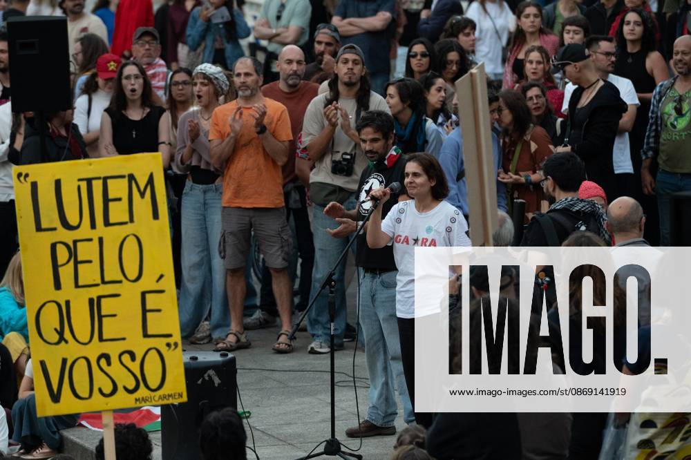 Protest against cost of living measures in Portugal. Porto (Portugal), October 10, 2026 - Protest Politics Housing - Catarina Martins, Member of the European Parliament, to which she was elected in July 2024 by the Left Bloc. During an event with hundreds of people who gathered to protest in Praca de D. Joao I in Porto, demonstrators demanded measures to address the cost of living and the housing crisis, this Saturday, October 10, 2026.(Foto: Andre Ribeiro Thenews2 imago images) Protest against cost of living measures in Portugal.