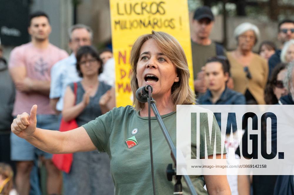 Protest against cost of living measures in Portugal. Porto (Portugal), October 10, 2026 - Protest Politics Housing - Catarina Martins, Member of the European Parliament, to which she was elected in July 2024 by the Left Bloc. During an event with hundreds of people who gathered to protest in Praca de D. Joao I in Porto, demonstrators demanded measures to address the cost of living and the housing crisis, this Saturday, October 10, 2026.(Foto: Andre Ribeiro Thenews2 imago images) Protest against cost of living measures in Portugal.