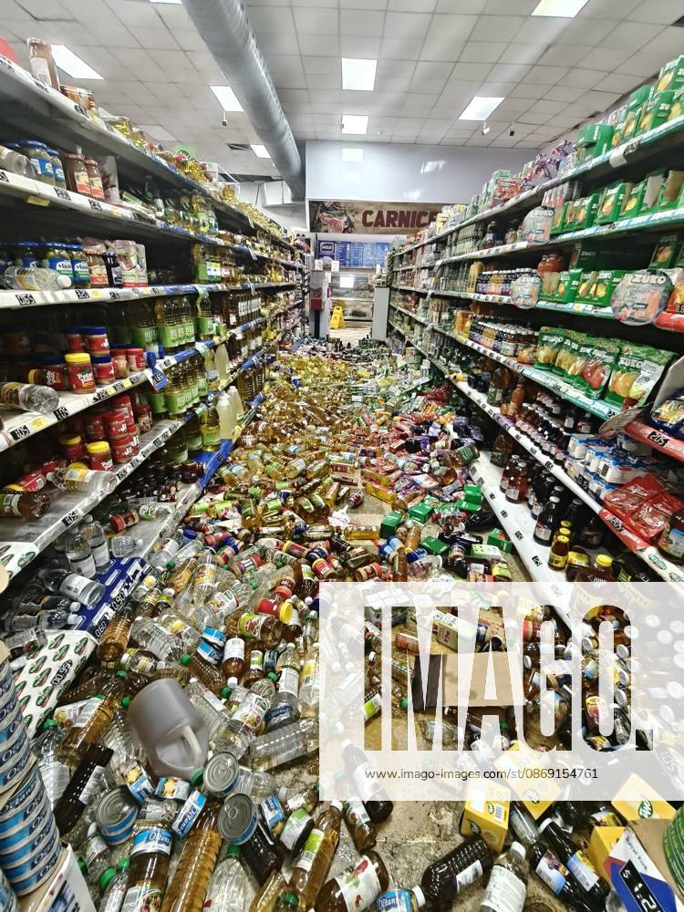(261011) -- PENONOME, Oct. 11, 2026 -- This photo taken on Oct. 10, 2026 shows product scattered on the floor of a supermarket in Penonome, Panama. Panama declared a state of emergency on Saturday to coordinate relief efforts and assist communities affected by a powerful earthquake that struck the country Friday. ) PANAMA-PENONOME-EARTHQUAKE-AFTERMATH LixJiaxu