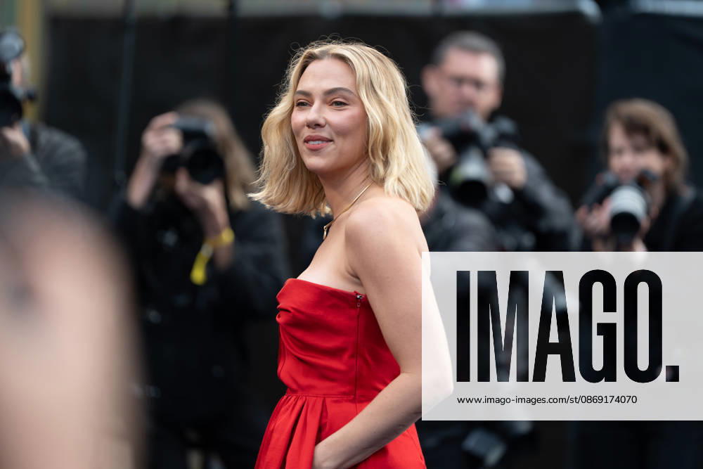 Scarlett Johansson attends the Ray Gunn Gala during the 70th BFI London Film Festival at The Royal Festival Hall. London United Kingdom - ZUMAs197 20261010_aaa_s197_611