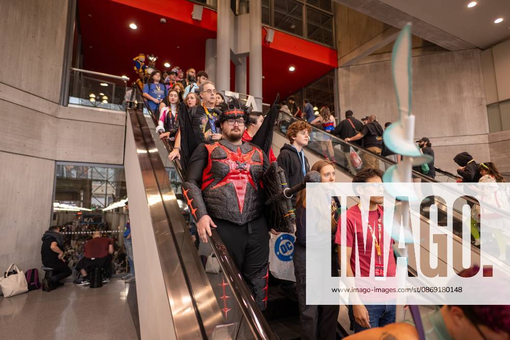 NEW YORK, NEW YORK - OCTOBER 10: Attendees some in costumes exit the exhibition hall during New York Comic Con 2026 at The Jacob K. Javits Convention Center on October 10, 2026 in New York City..during New York Comic Con 2026 at The Jacob K. Javits Convention Center on October 10, 2026 in New York City. New York United States - ZUMAs197 20261010_aaa_s197_759