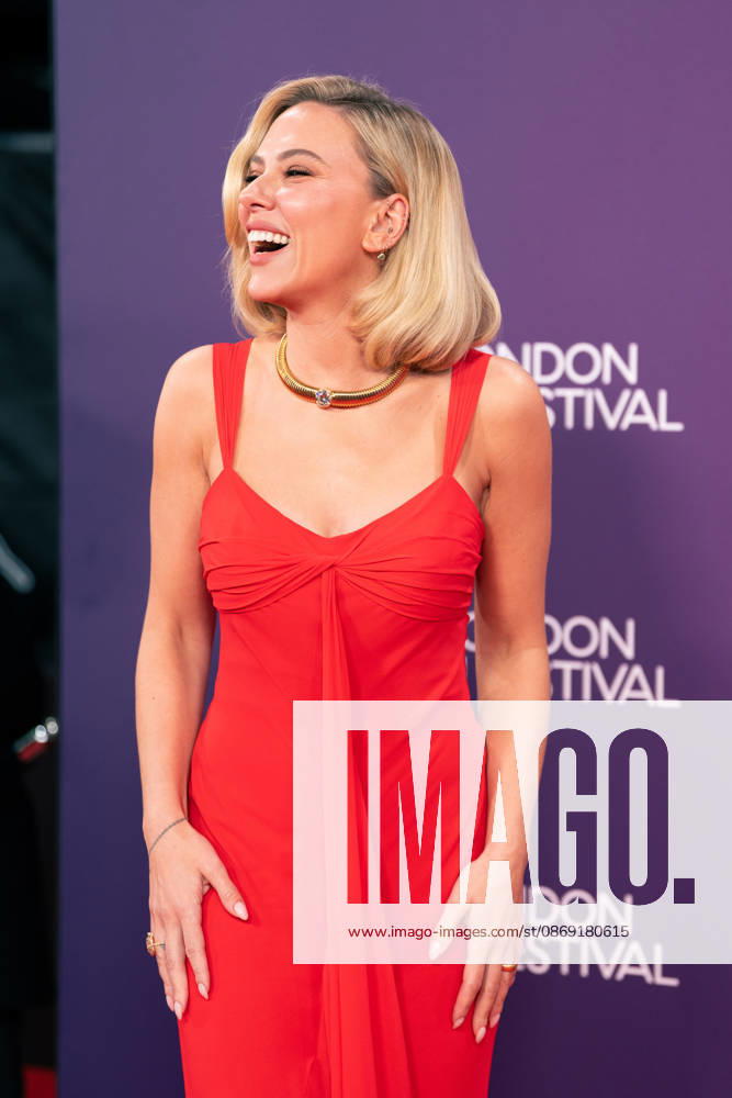 Scarlett Johansson attends the premiere of Paper Tiger during the 70th BFI London Film Festival at the Royal Festival Hall. London United Kingdom - ZUMAs197 20261010_aaa_s197_776