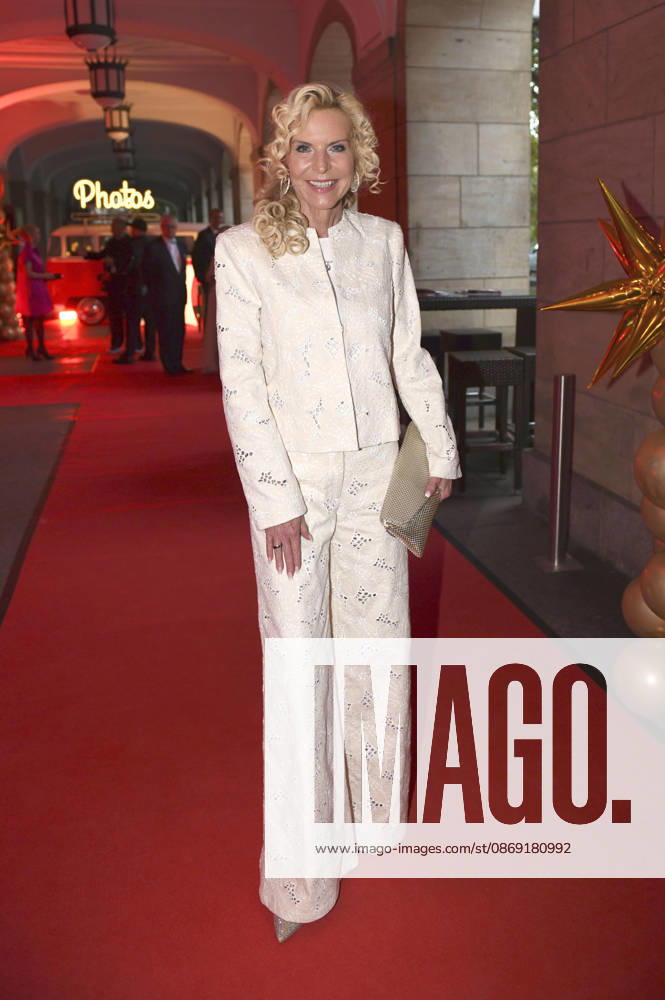Victoria Herrmann at the 18 Hope Gala 2026 at the Schauspielhaus Dresden, October 10, 2026 Foto:xM.xFischerx xFuturexImagex hope_6045