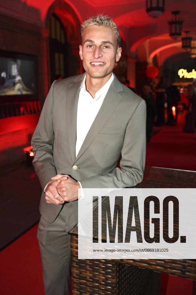 Karl Bebendorf at the 18th Hope Gala 2026 at the Schauspielhaus Dresden, October 10, 2026 Foto:xM.xFischerx xFuturexImagex hope_6055