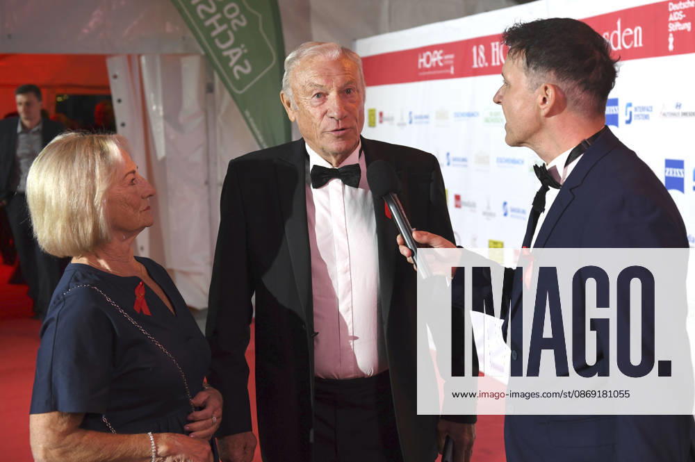 Eduard Geyer with his wife, Angelika Geyer, at the 18 Hope Gala 2026 at the Schauspielhaus Dresden, October 10, 2026 Foto:xM.xFischerx xFuturexImagex hope_6080