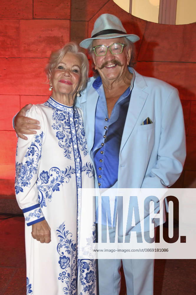 Dorit Gäbler with her husband Karl Heinz Bellmann at the 18th Hope Gala 2026 at the Schauspielhaus Dresden, October 10, 2026 Foto:xM.xFischerx xFuturexImagex hope_6094