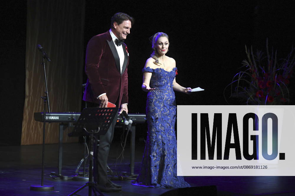 Benjamin Bieneck and Ruth Moschner at the 18 Hope Gala 2026 at the Schauspielhaus Dresden, October 10, 2026 Foto:xM.xFischerx xFuturexImagex hope_6107