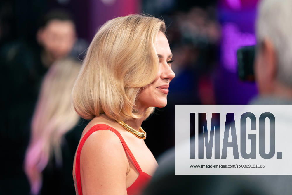 Scarlett Johansson attends the premiere of Paper Tiger during the 70th BFI London Film Festival at the Royal Festival Hall. London United Kingdom - ZUMAs197 20261010_aaa_s197_794
