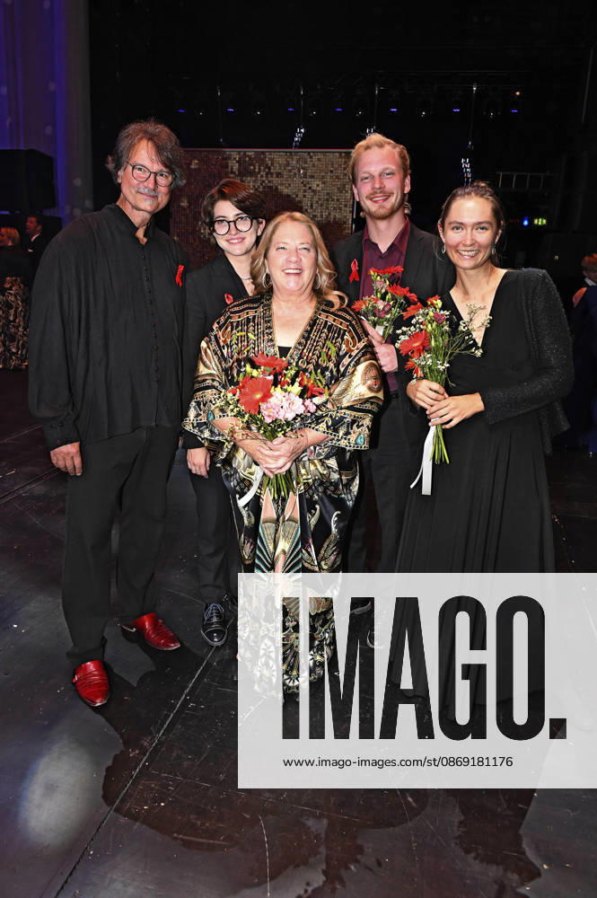 Kathy Kelly and Camerata Musikuss at the 18th Hope Gala 2026 at the Schauspielhaus Dresden, October 10, 2026 Foto:xM.xFischerx xFuturexImagex hope_6120
